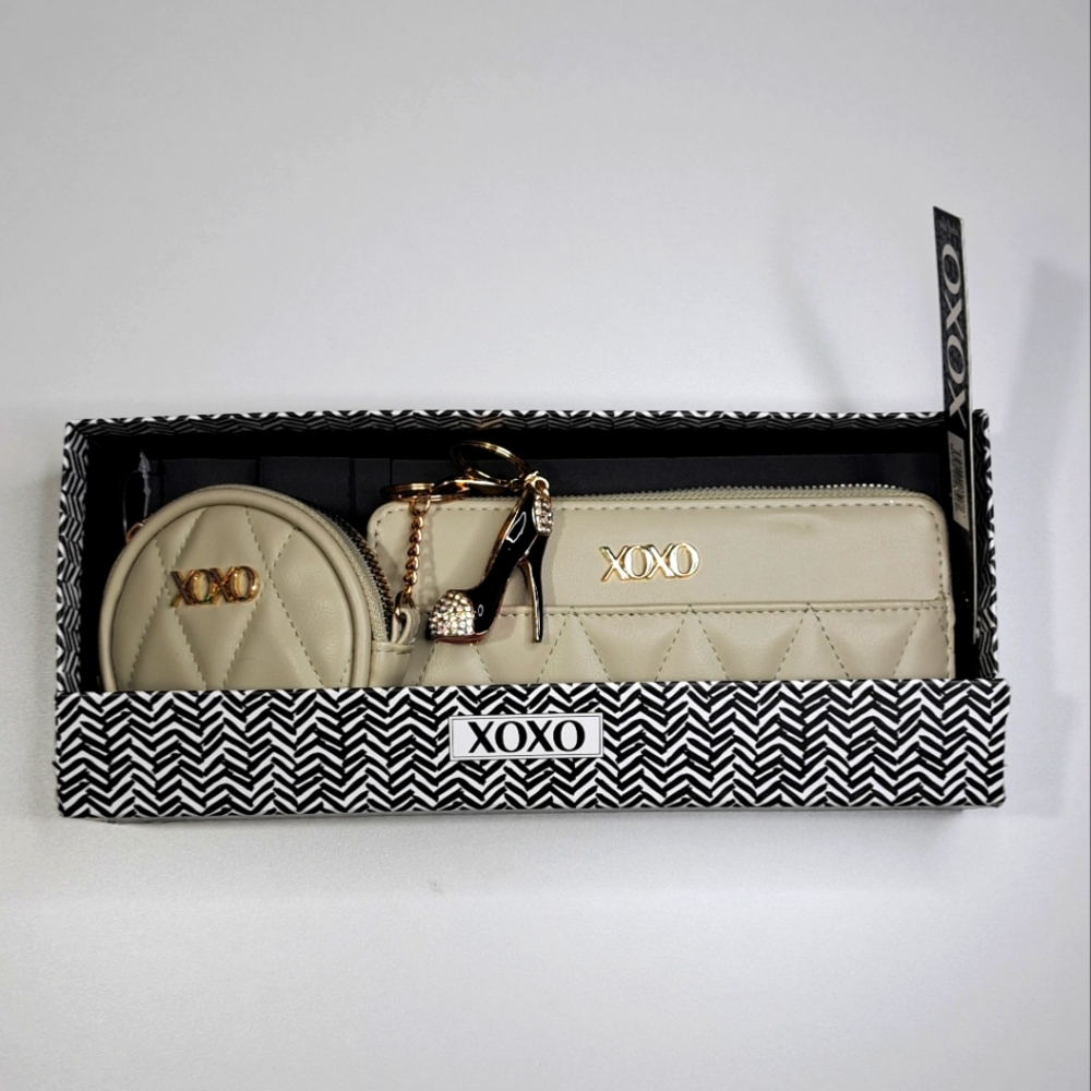 XOXO Wallet/Wristlet/Coin Bag
